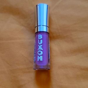 Buxom lip plumping lip gloss